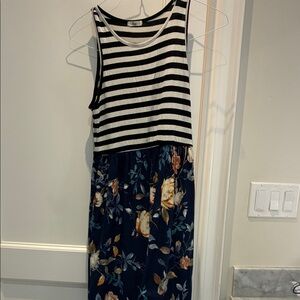 Striped Floral Midi Dress⭐️